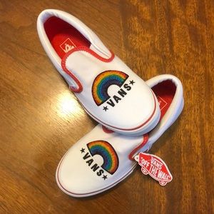 NWT Vans Rainbow Classic Slip On Size 4 Youth